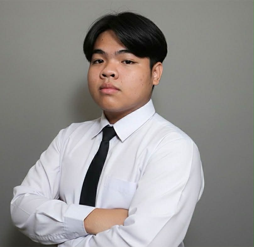 อภิสิทธิ์ สมคเณร์